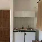 Giannatos' Studios Apartment