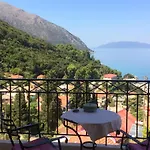 Giannatos' Studios Poros (Kefalonia)