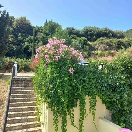 Giannatos' - Makis Lägenhet *